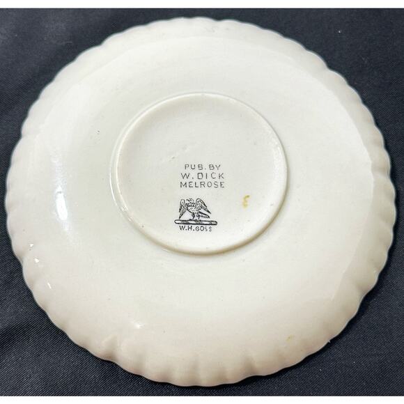 W.H. Goss Crested China Heraldic Watch Weel Arms at Abbotsford Saucer Cup - Picture 9 of 9